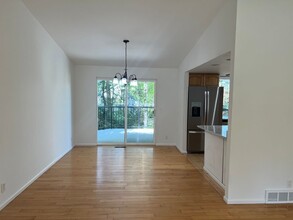 3524 170th Ave NE in Bellevue, WA - Building Photo - Building Photo