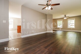 1237 State Rd S-8-806 in Moncks Corner, SC - Foto de edificio - Building Photo