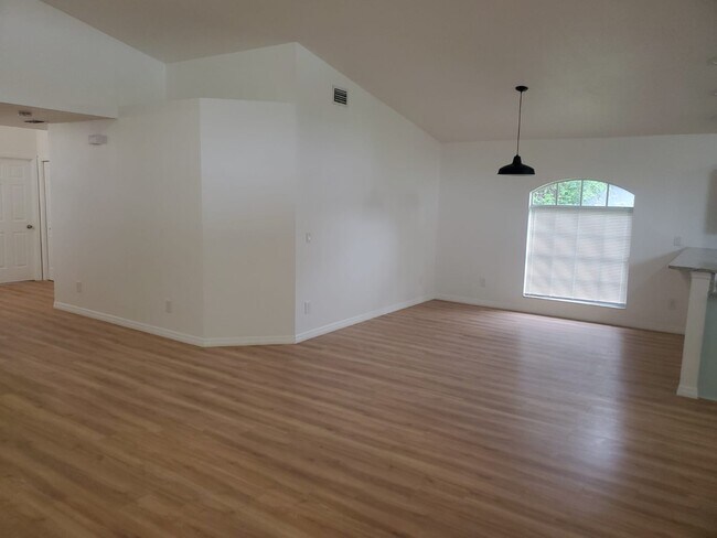 1025 W Lake Hamilton Dr in Winter Haven, FL - Building Photo - Building Photo