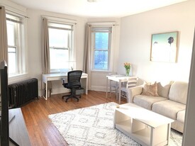 1560 Commonwealth Ave, Unit #10 in Boston, MA - Building Photo