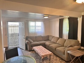 233 Ululani St in Hilo, HI - Building Photo