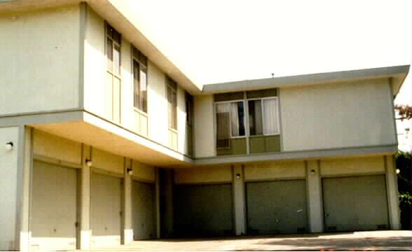 6541 Moeser Ln in El Cerrito, CA - Foto de edificio - Building Photo