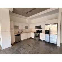 133 NE 2nd Ave in Miami, FL - Foto de edificio - Building Photo