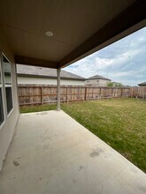 15562 Mint Patch Mdw in Von Ormy, TX - Foto de edificio - Building Photo