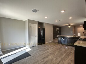 5992 S Antrim Loop in Tucson, AZ - Building Photo - Building Photo