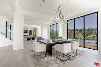 7567 Hermes Dr in Los Angeles, CA - Building Photo - Building Photo