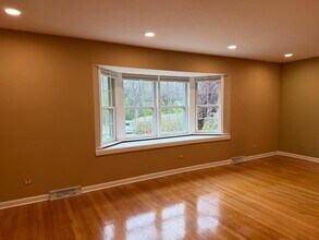 53 N Main St in Glen Ellyn, IL - Building Photo - Building Photo