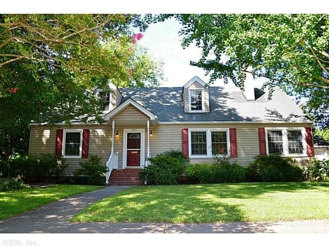 property at 1614 Magnolia Ave