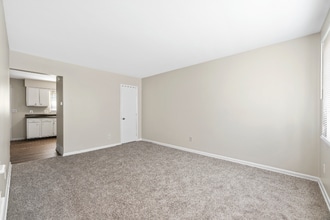 800 Harrisburg Pike in Columbus, OH - Foto de edificio - Building Photo