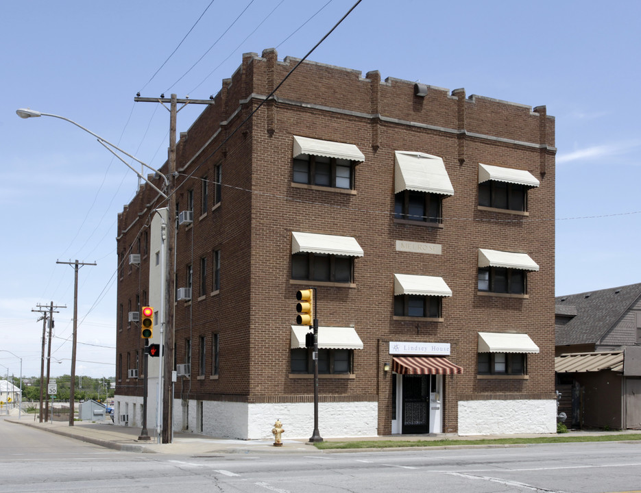 Lindsey House in Tulsa, OK - Building Photo