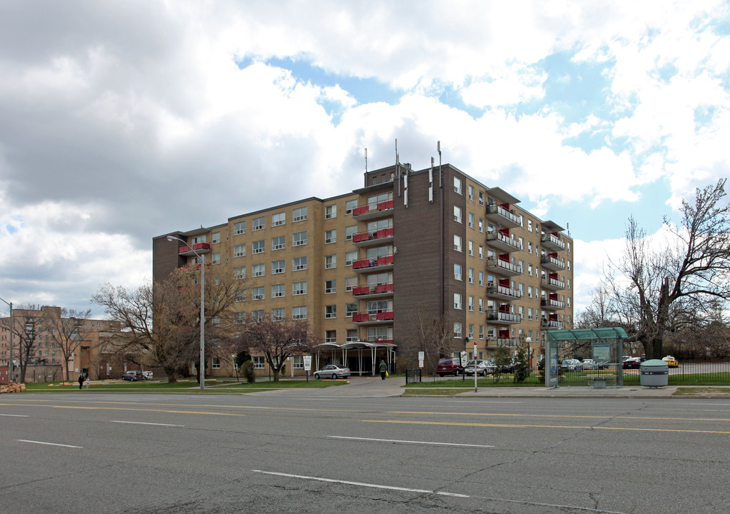 Kirsh Apartments in Toronto, ON - Building Photo