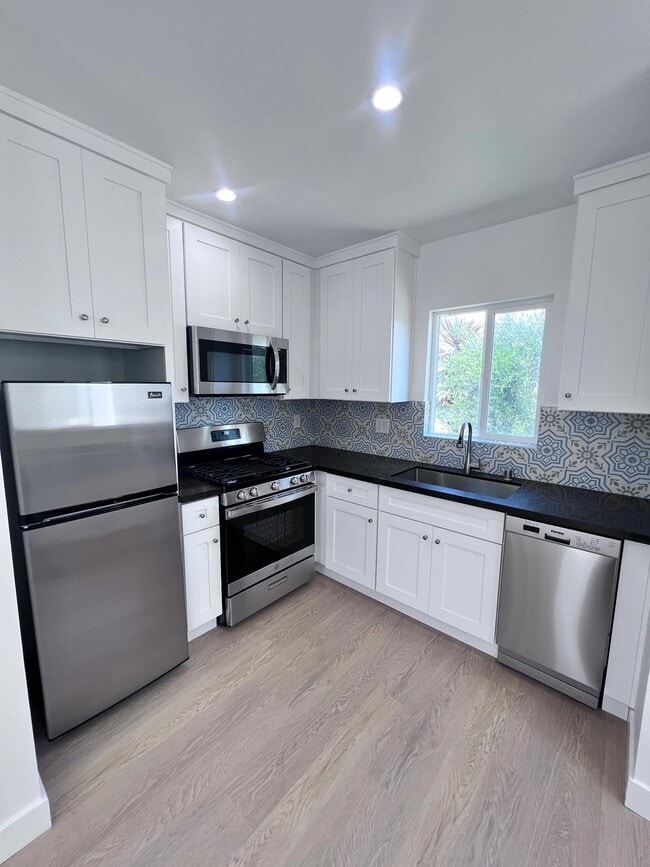 3920 W 27th St