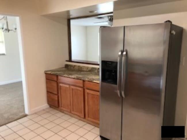 112 Crescent Lake Dr in North Fort Myers, FL - Building Photo - Building Photo