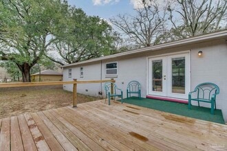 2063 Ryale Rd in Gonzalez, FL - Building Photo - Building Photo