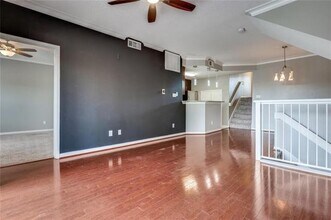 2201 Wolf St in Dallas, TX - Building Photo - Building Photo