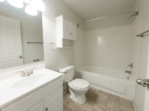 Madison Apartments in Indianapolis, IN - Foto de edificio - Building Photo