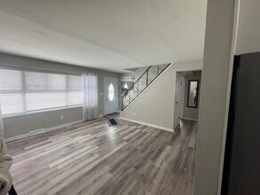 3582 Valerie Dr in Youngstown, OH - Building Photo - Building Photo