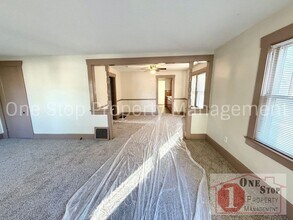 1013 S Cottage St in Independence, MO - Foto de edificio - Building Photo