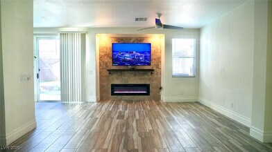 9652 Gisborn Dr in Las Vegas, NV - Foto de edificio - Building Photo