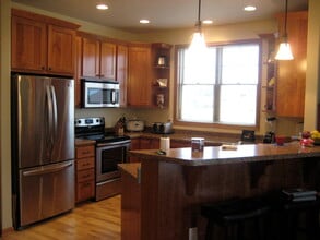 420 Breckenridge Rd in Verona, WI - Foto de edificio - Building Photo