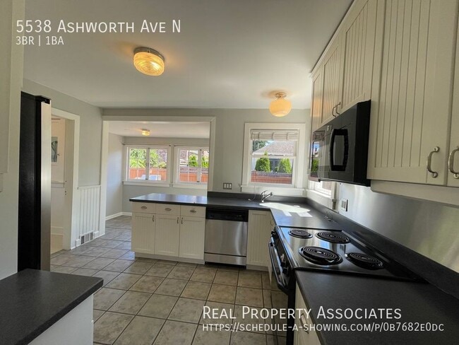 5538 Ashworth Ave N in Seattle, WA - Building Photo - Building Photo