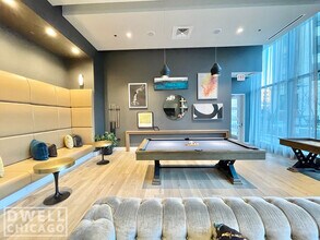 2301 N Lincoln Ave, Unit 1 in Chicago, IL - Building Photo - Building Photo