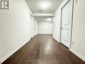 90 Pappain Crescent in Brampton, ON - Building Photo - Building Photo