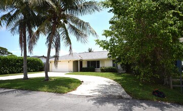 2706 SW 8th St in Boynton Beach, FL - Building Photo - Building Photo