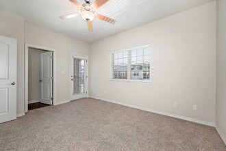 Spacious 3 Bed, 3.5 Bath Condo in Great Community!, Unit PHK in College Station, TX - Building Photo - Building Photo