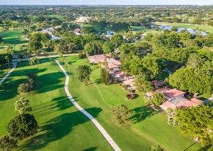 7 Southport Ln in Boynton Beach, FL - Building Photo - Building Photo