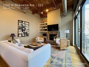 2300 W Wabansia Ave in Chicago, IL - Building Photo - Building Photo
