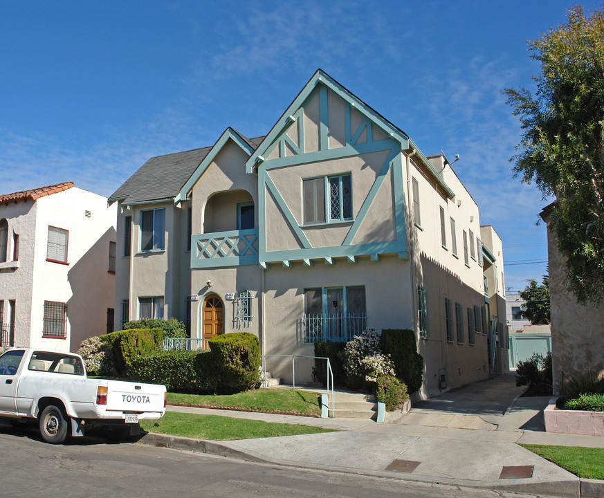 346 N Genesee Ave in Los Angeles, CA - Building Photo