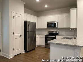 2214 Sandlewood Cv in San Antonio, TX - Building Photo - Building Photo