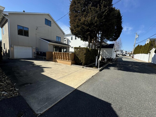 15 S Cedar Grove Ave in Margate City, NJ - Building Photo - Building Photo