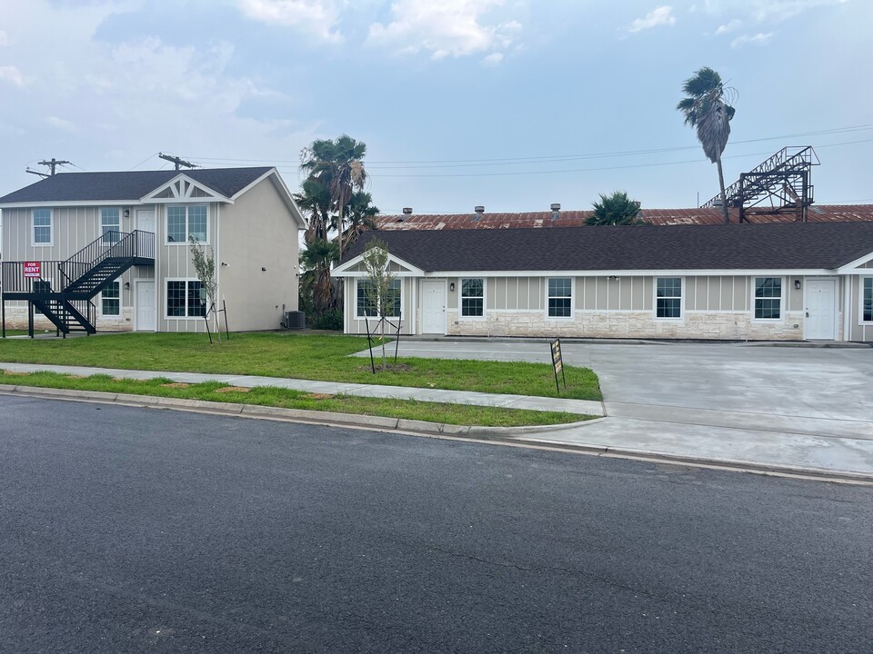 2116 Multi National, Unit A in Harlingen, TX - Foto de edificio