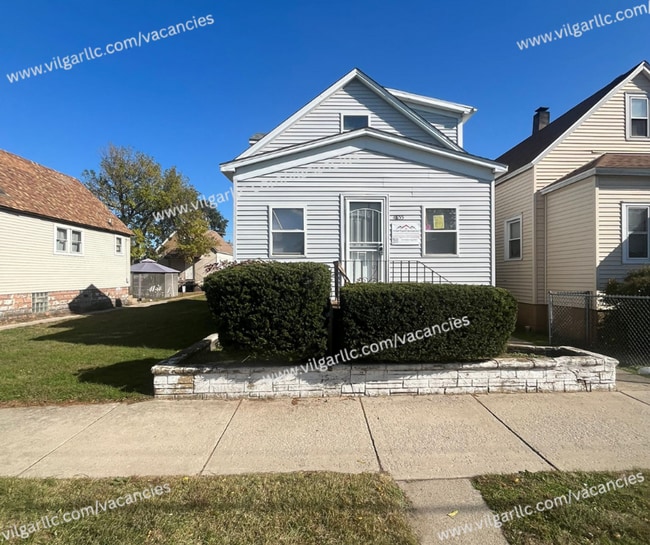 property at 4855 White Oak Ave