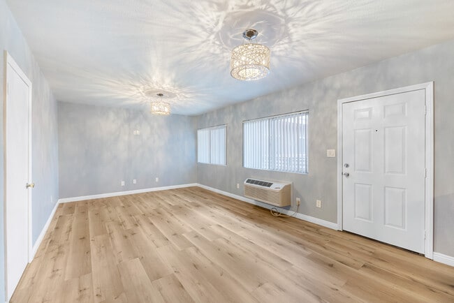 Rose Garden Apartments in San Bernardino, CA - Building Photo - Building Photo