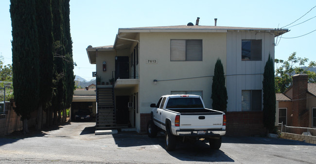 7512 Foothill Blvd in Tujunga, CA - Building Photo - Building Photo