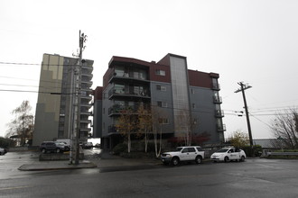 Triton Terrace in Seattle, WA - Foto de edificio - Building Photo