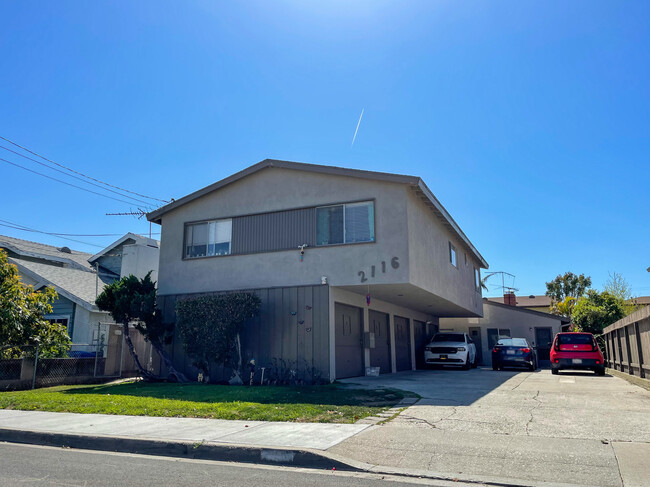 2116 Warfield Ave in Redondo Beach, CA - Building Photo - Building Photo