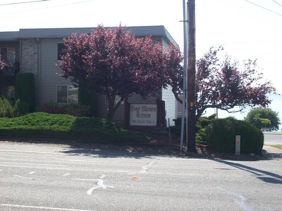 700 11th St in Bellingham, WA - Foto de edificio