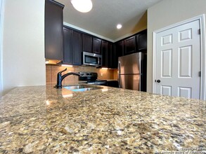 1137 Renee Way in Seguin, TX - Building Photo - Building Photo