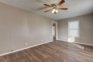 10921 Shady Ln in Corpus Christi, TX - Building Photo