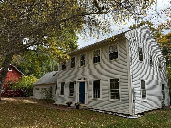 6 Signal Hill Rd in Madison, CT - Building Photo - Building Photo