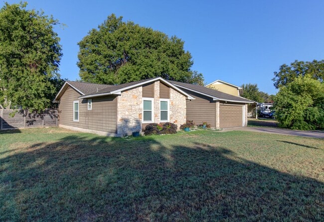 3103 Leaf Ln in Austin, TX - Building Photo - Building Photo