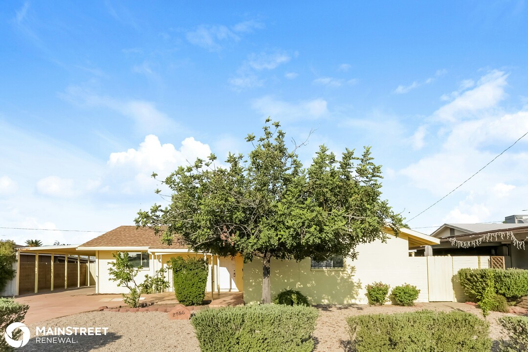 2956 N 50th Dr in Phoenix, AZ - Building Photo