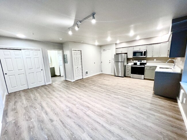 2330 Yakima Ct in Tacoma, WA - Building Photo - Building Photo