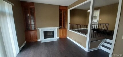 5089 Buckingham Pl Dr in Troy, MI - Building Photo - Building Photo