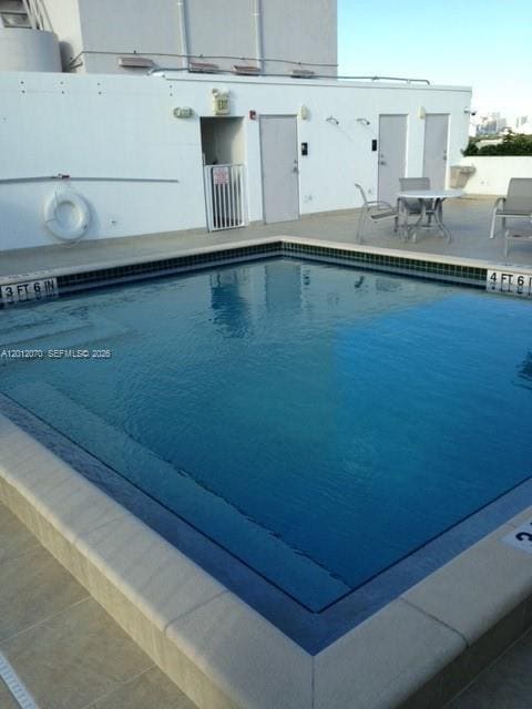 2740 SW 28th Ter, Unit 304 in Miami, FL - Foto de edificio - Building Photo