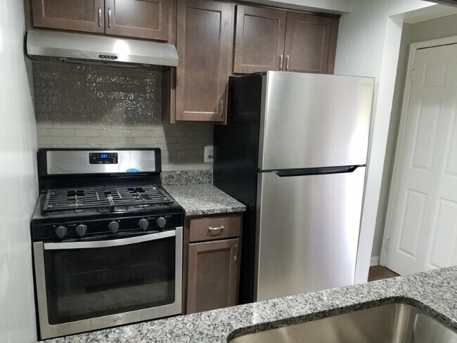 8945 Shawn Dr in Sterling Heights, MI - Foto de edificio - Building Photo